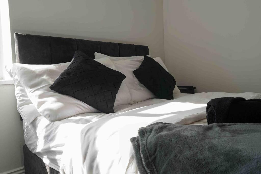 Stunning Two Bed City Centre Apartment Leeds  Exterior photo