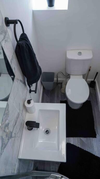 Stunning Two Bed City Centre Apartment Leeds  Exterior photo